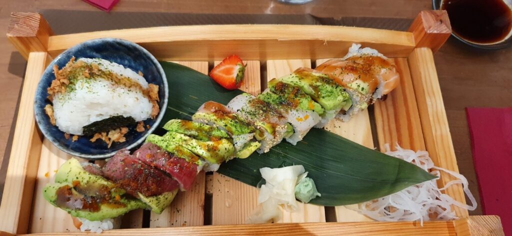 menu volcan roll avec onigiri
